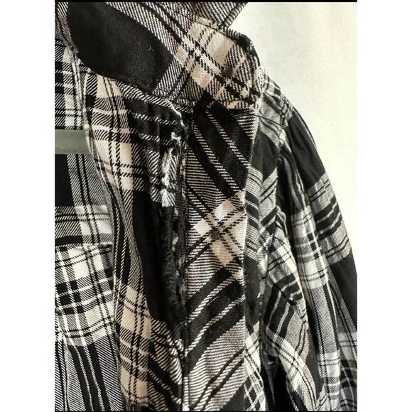 Womens Plaid Button Down - Picture 6 of 6
